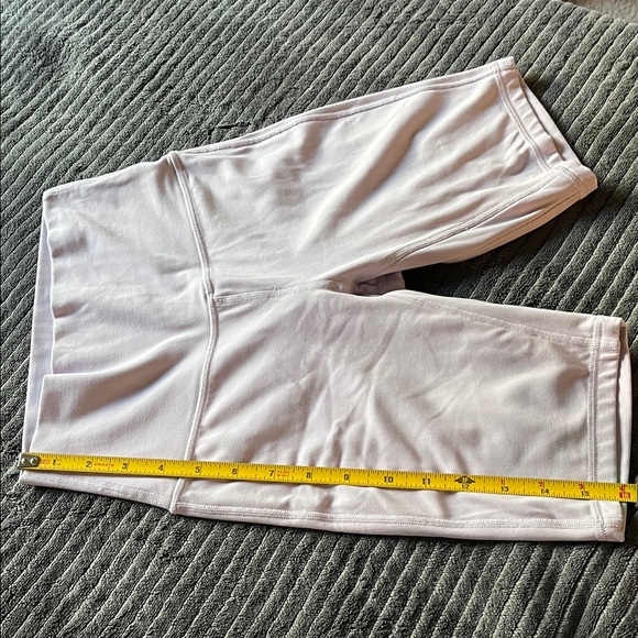 lululemon Align™ High-Rise Short | Size 4 | Excellent Condition - Picture 5 of 5